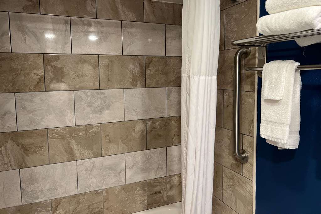 Quality Inn & Suites Louisville East - photo 12