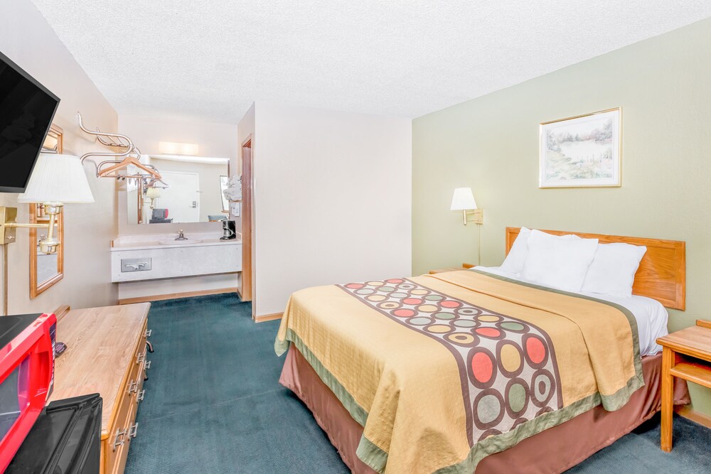 Budgetel Inns & Suites - photo 10