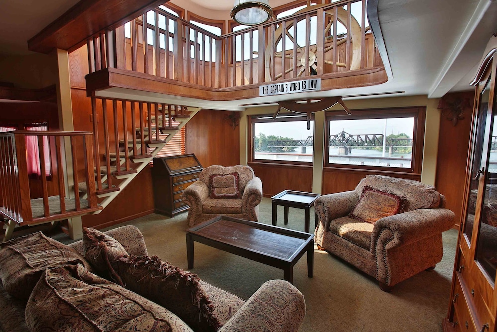 Delta King Hotel - photo 19