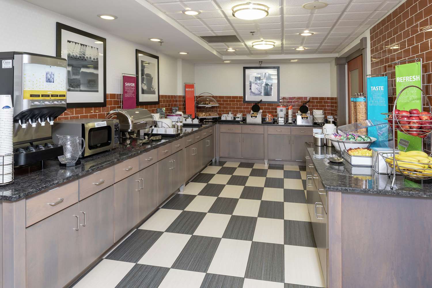 Hampton Inn Akron South - photo 13