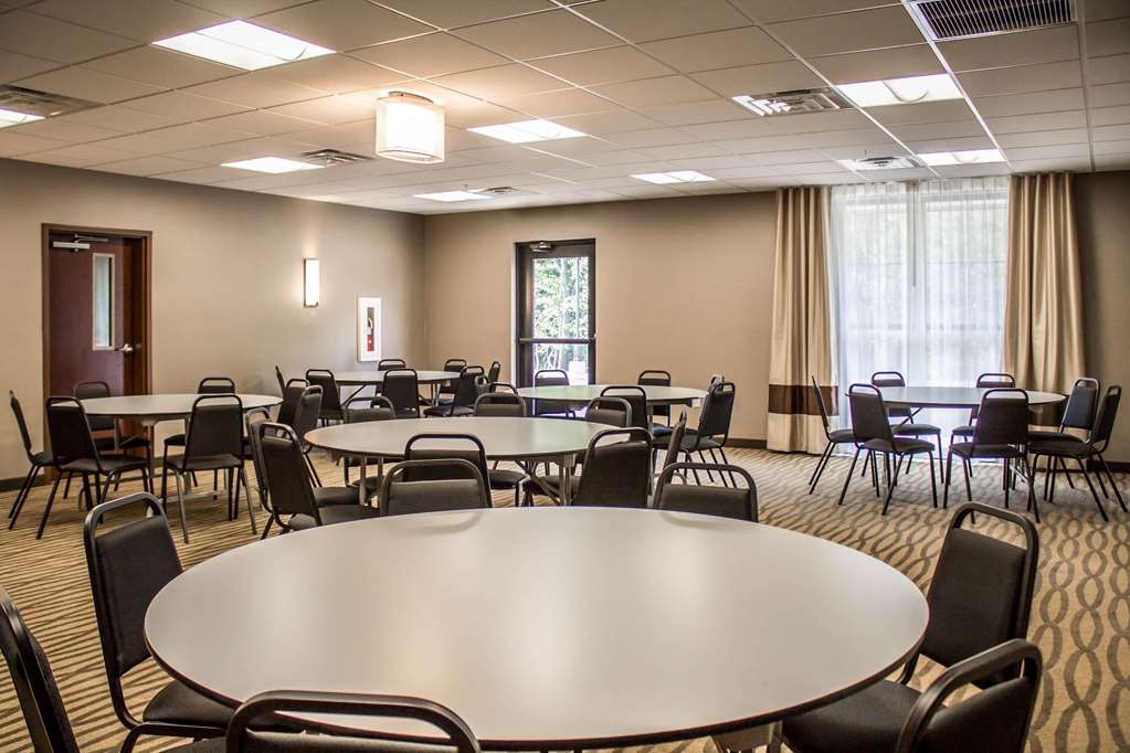 Comfort Suites Hartville North Canton - photo 34