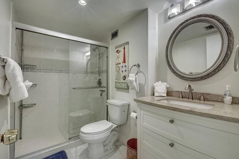 Harbor Towers Yacht Pool 1 Br condo by RedAwning - photo 30