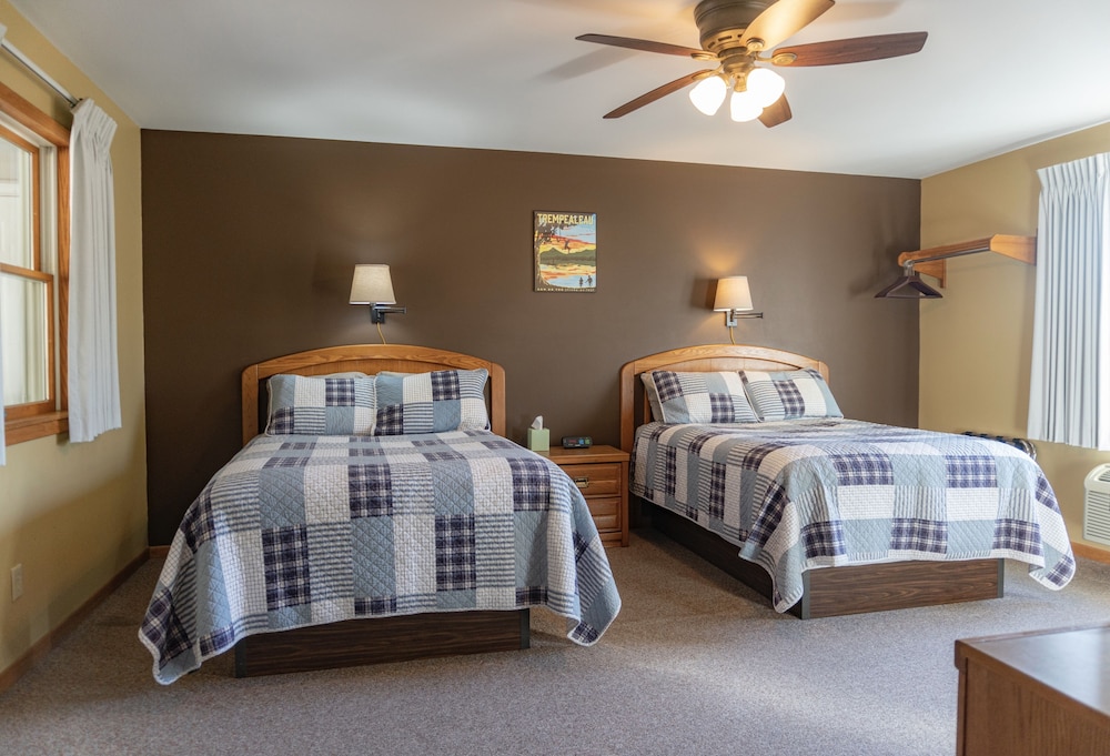 Little Bluff Inn - photo 3
