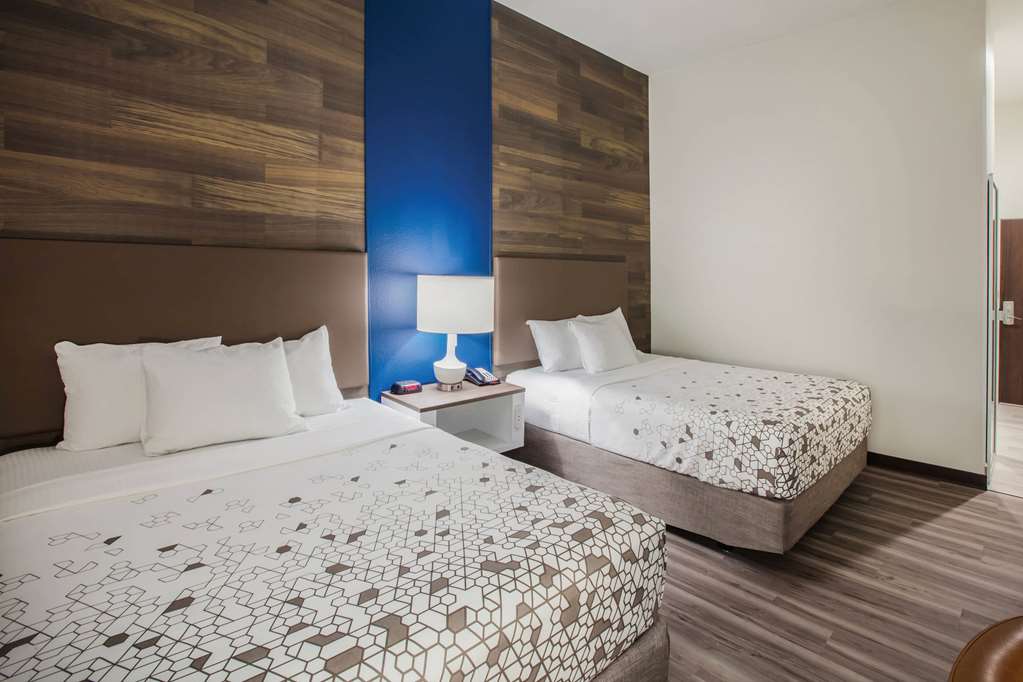 La Quinta Inn & Suites by Wyndham Owasso - photo 15