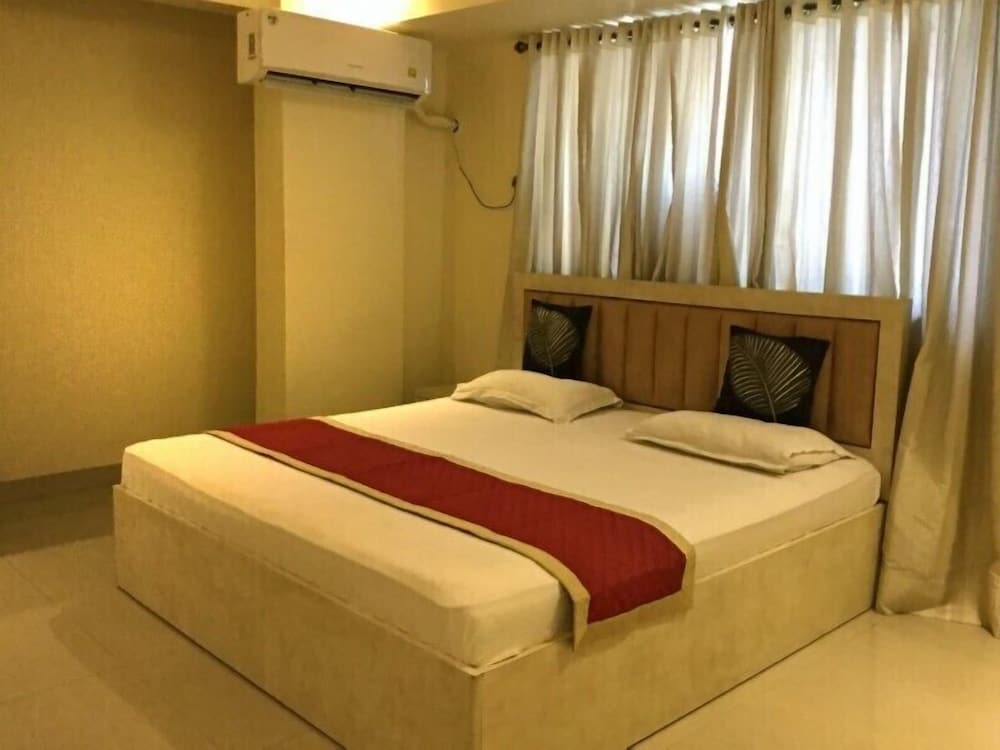 Arista Service Apartments Khernagar