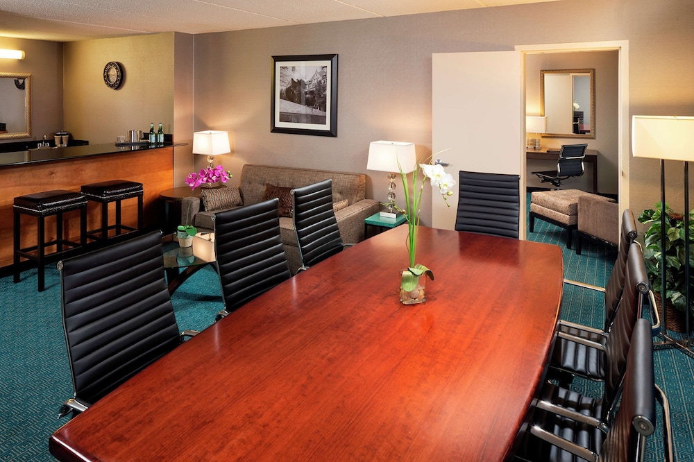 DoubleTree by Hilton Roseville Minneapolis - photo 21