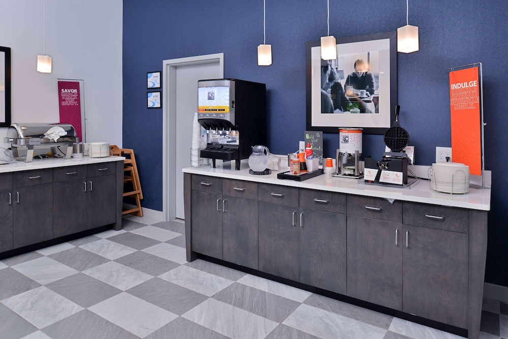 Hampton Inn & Suites Shelby - photo 29