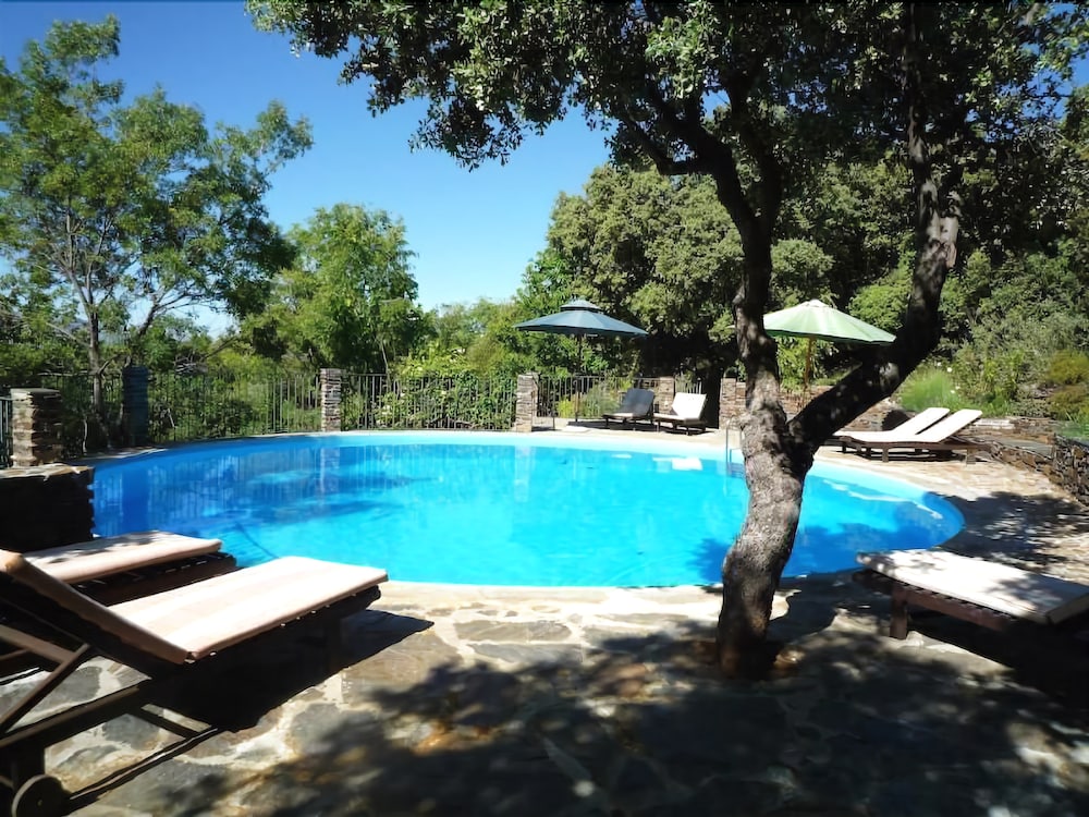 Cortijo Prado Toro — 4-Star Luxury Hotel in Granada, Spain