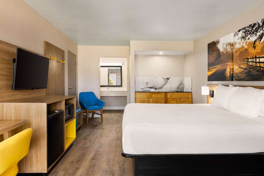 Days Inn by Wyndham McComb MS - photo 35