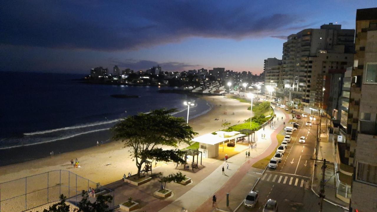 Apartamento Frente Para 0 Mar Pé Na Areia 3 Suites Com Ar Condicionado 2 Vagas Para Carros Médios Ou Pick Up E Carro Pequeno Finamente Decorado Praia Do Morro Internet Wi Fi Tv Com Serviços De Disney Plus Netflix Hbo Max Star Max — 4-Star Luxury Hotel in Guarapari, Brasil