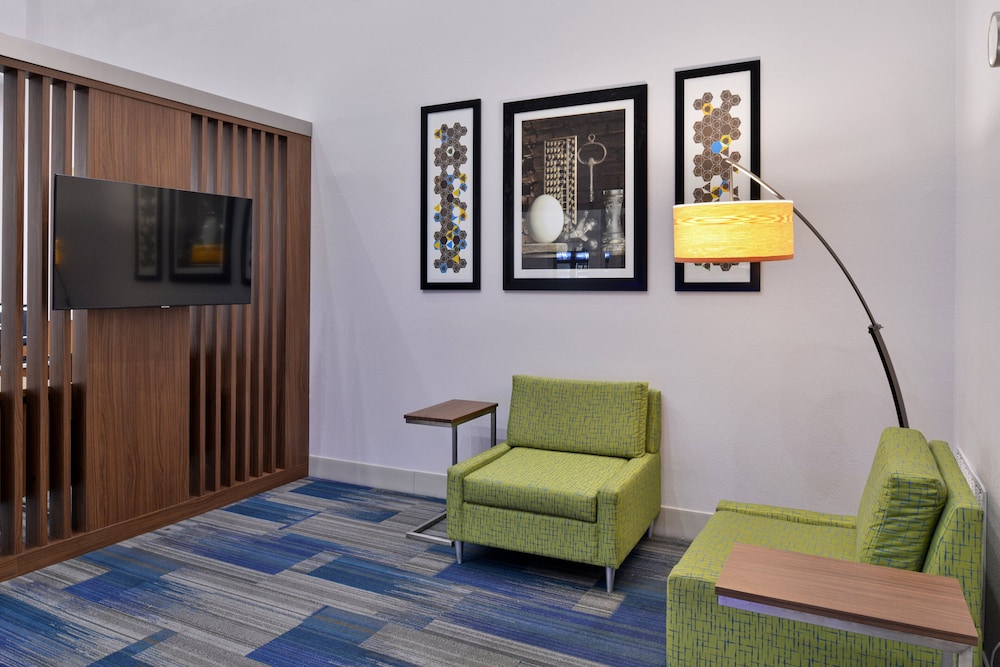 Holiday Inn Express Hotel & Suites Royse City an IHG Hotel - photo 2