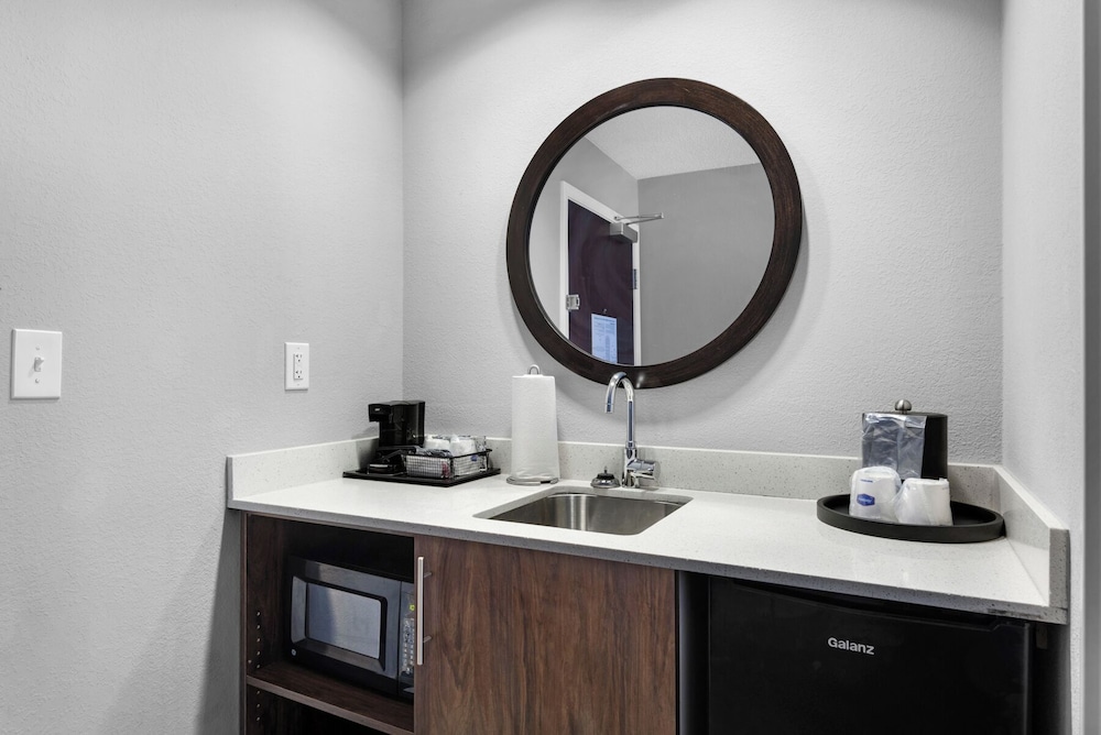 Hampton Inn & Suites Pensacola I 10 N at Univ. Town Plaza - photo 8