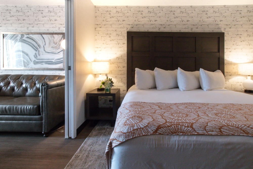 Oxford Suites Chico - photo 16