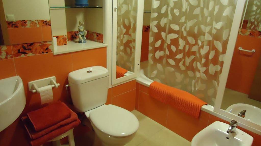 Apartamentos Ray — 4-Star Luxury Hotel in Valencia, Spain