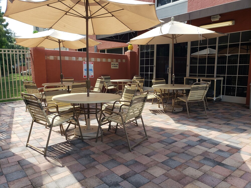 Spark by Hilton Orlando near Universal - photo 24