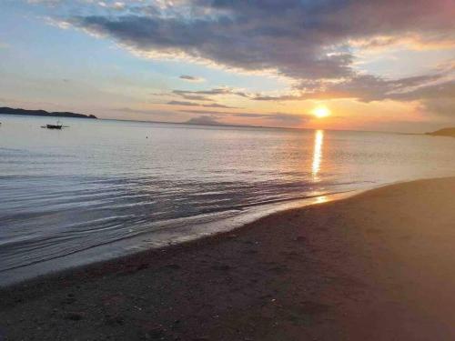 Modern Chic Beachfront Unit at Canyon Cove Nasugbu — 4-Star Luxury Hotel in Nasugbu, Philippines