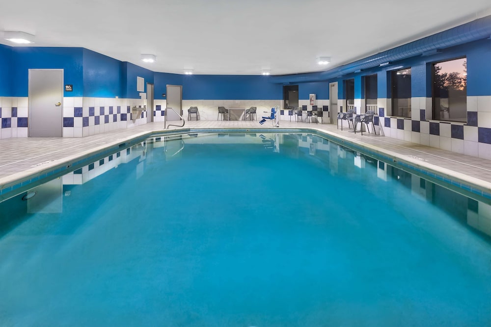 Hampton Inn Cincinnati Airport North - photo 18