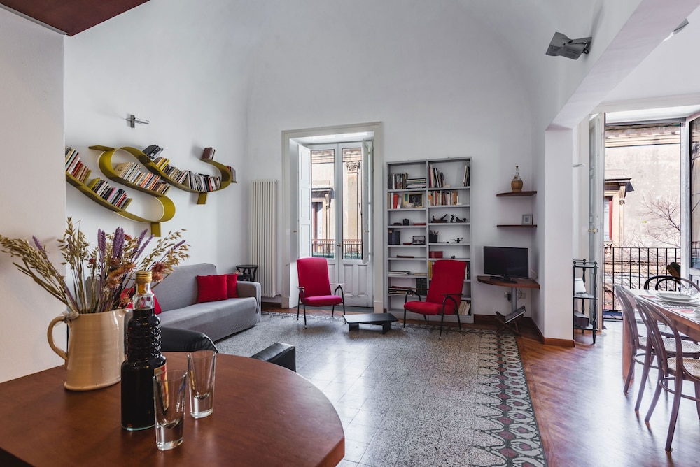 Classic Apartment la Maddalena by Wonderful Italy — 4-Star Luxury Hotel in Catania, Italy