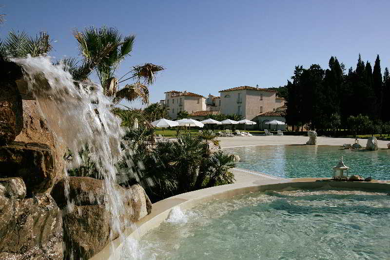 Tarthes Hotel — hotel in Guspini