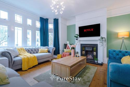 Incredible 5 Bedroom House with 7 actual Beds By PureStay 3 min walk to Central Bath — 4-Star Luxury Hotel in Bath, United Kingdom