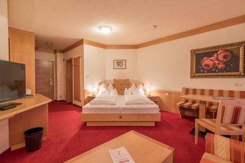 Inklusivhotel Taushof — carbon neutral stay, Scena