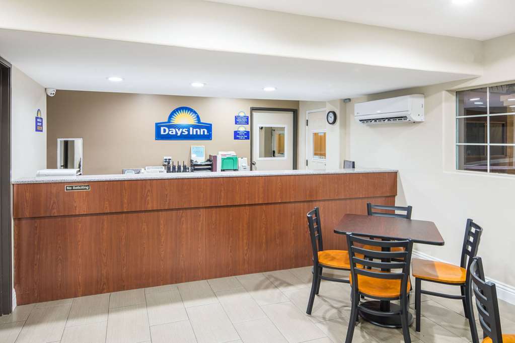 Days Inn by Wyndham El Centro - photo 3