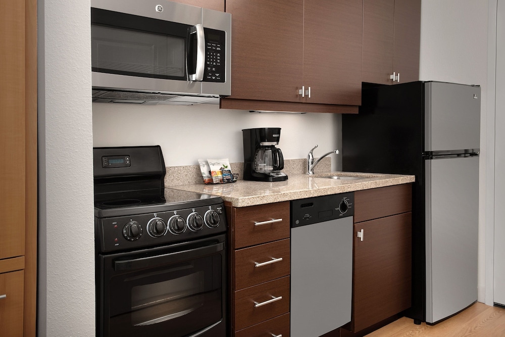 TownePlace Suites by Marriott Cheyenne SW Downtown Area - photo 11