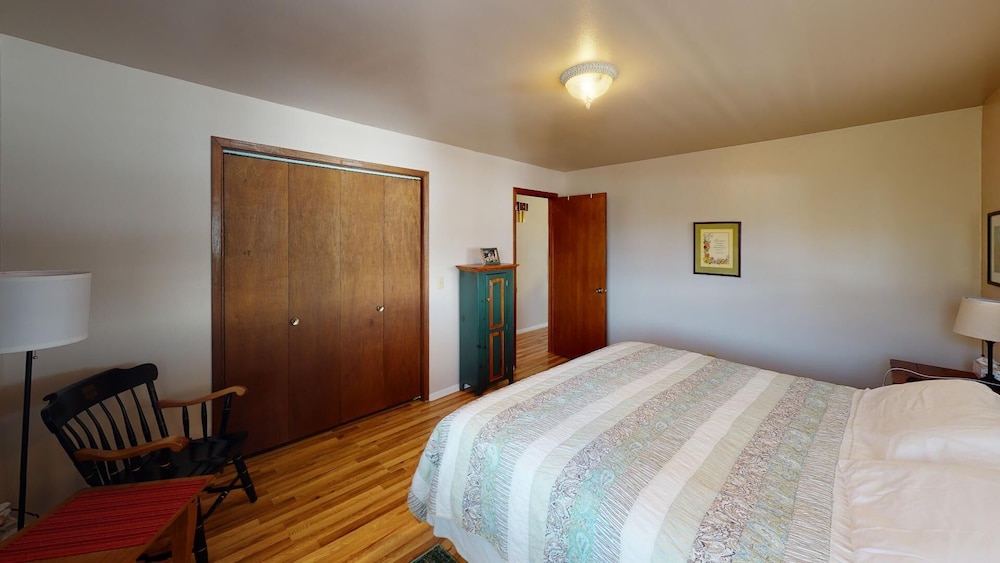 Hideout FT Abajo Stunning Views - photo 2