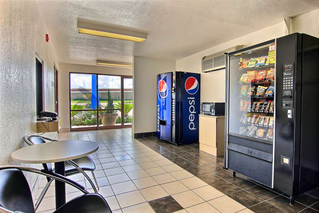 Motel 6 Kingsville TX - photo 33