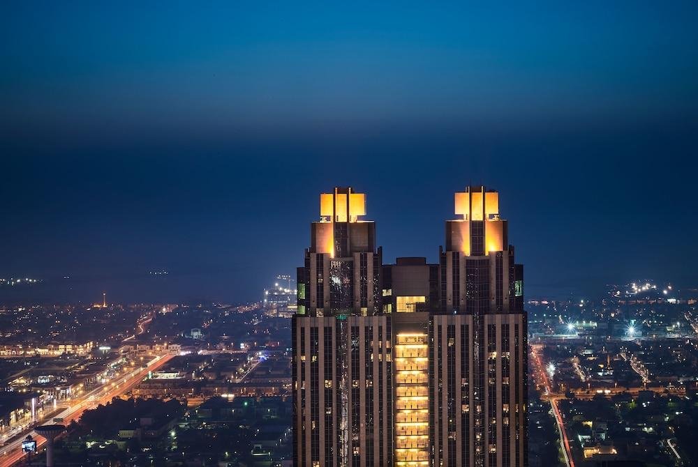 Shangri La Hotel & Serviced Apartments Dubai — 5-Star Luxury Hotel in Dubai, United Arab Emirates