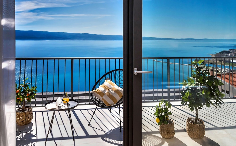 Modern Villa Luxury Dream — 4-Star Luxury Hotel in Omis, Croatia