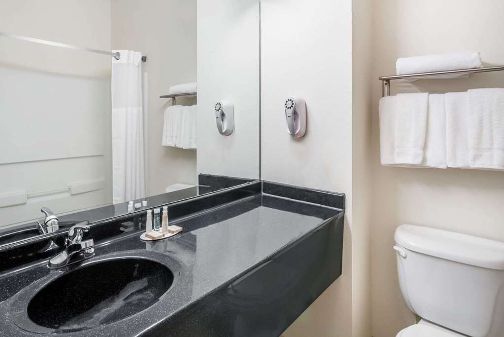 Baymont by Wyndham Indianapolis Northeast - photo 13