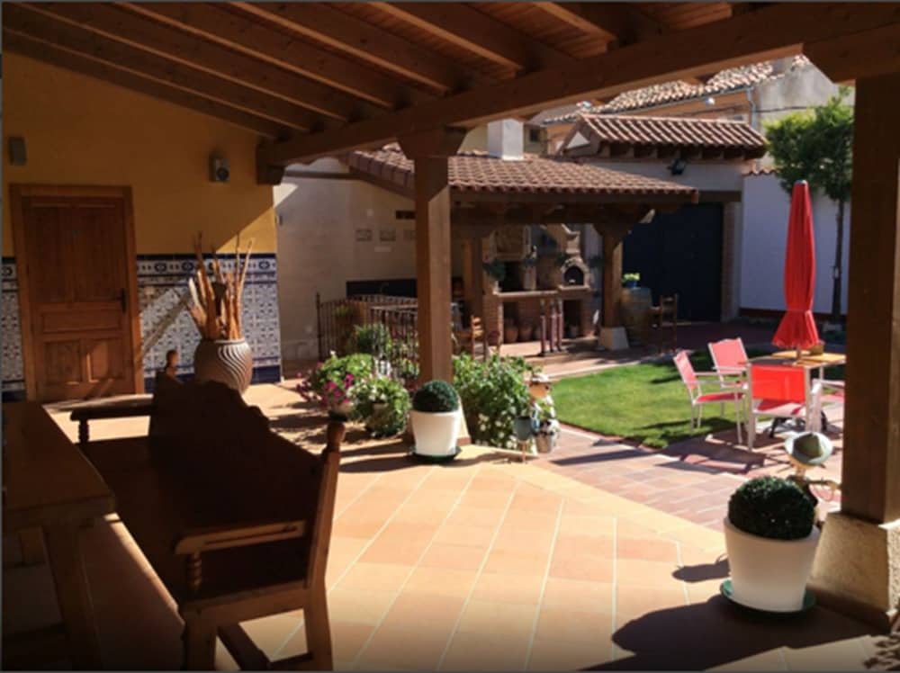 Mirador Del Valle — 4-Star Luxury Hotel in Villafuerte, Spain