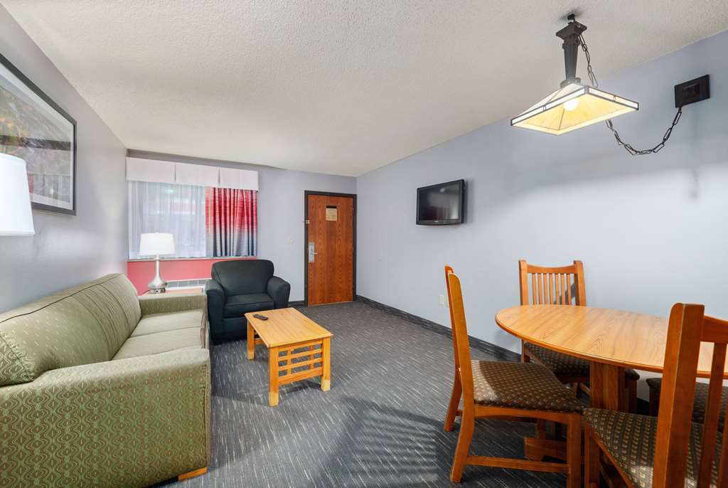 Ramada by Wyndham Sioux Falls Airport Waterpark & Event Ctr - photo 44