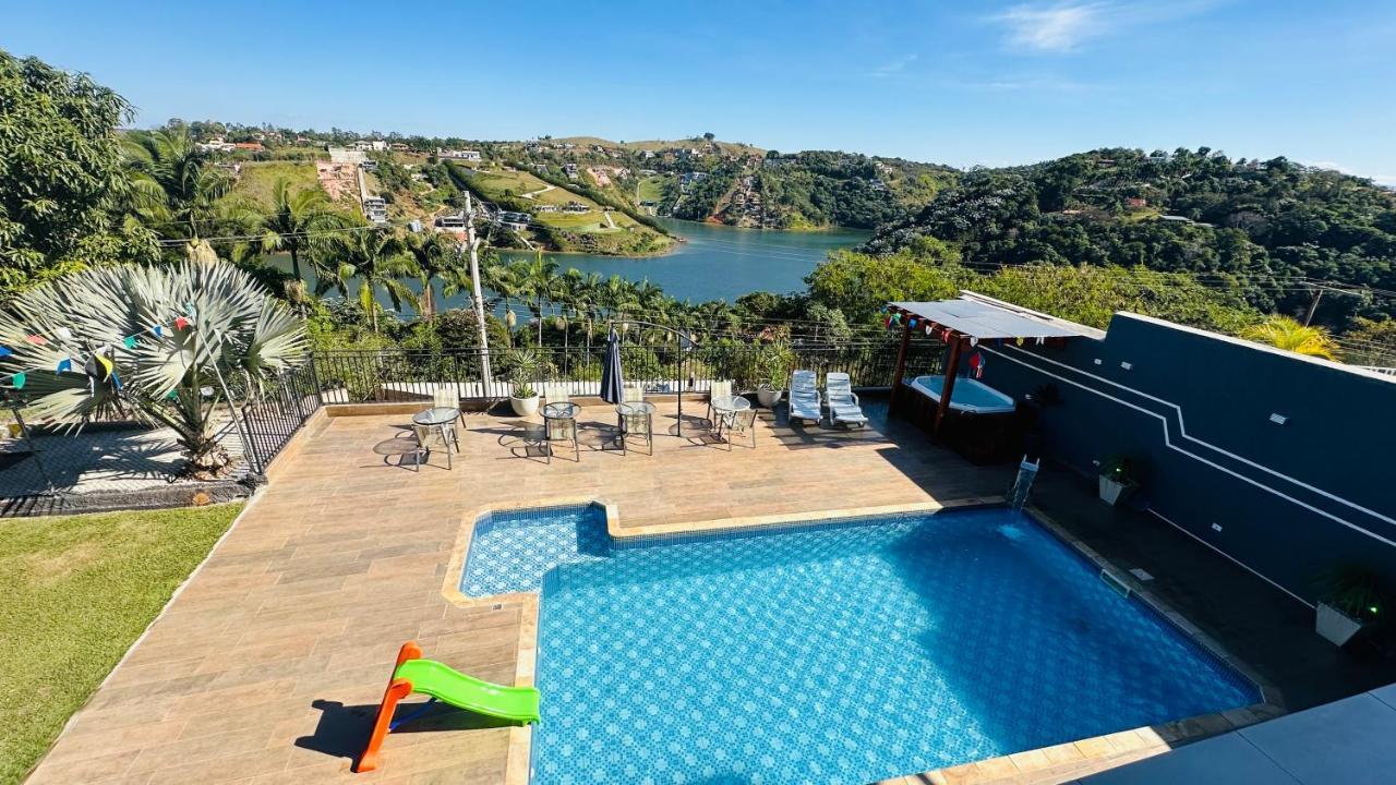 Chácara Gama em condomínio Igarata SP Jacuzzi com hidromassagem piscina e sauna in Campos Do Jordao, Brasil