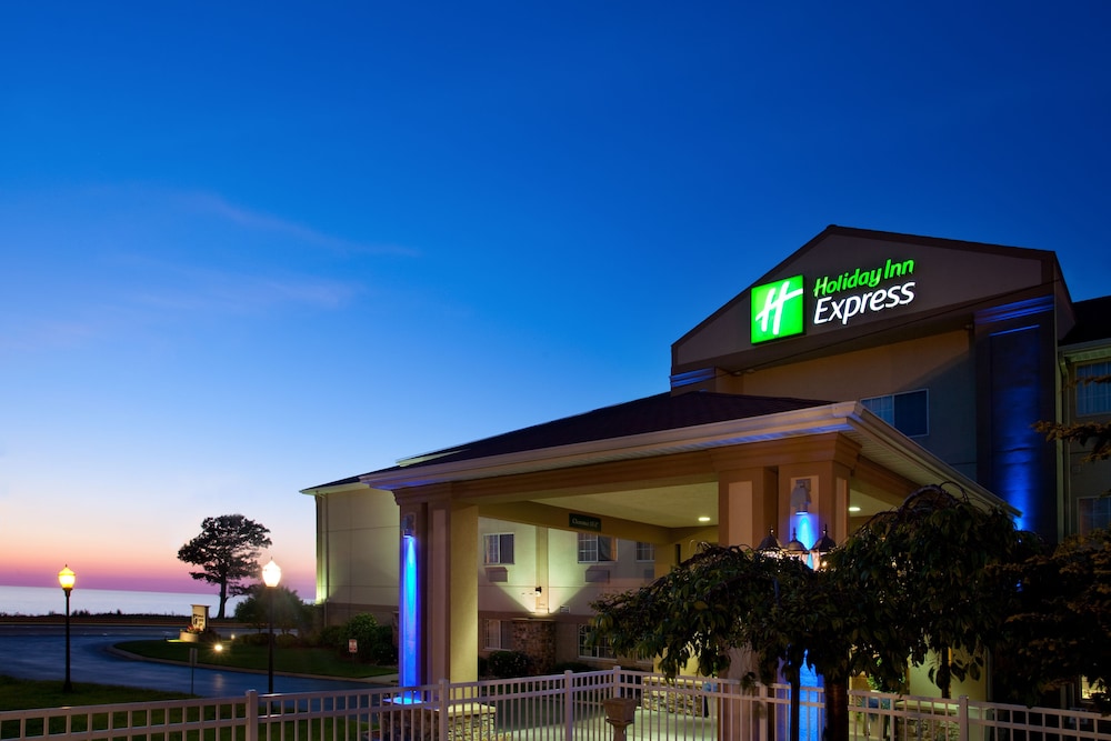Holiday Inn Express & Suites St Joseph by IHG - photo 85