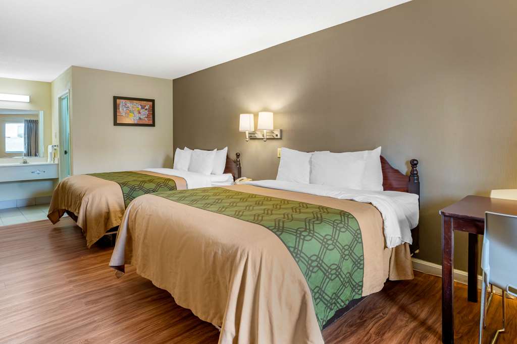 Econo Lodge Inn & Suites Southeast - photo 19