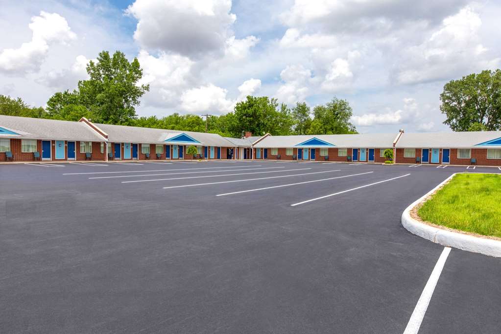 Days Inn by Wyndham Wauseon - photo 10