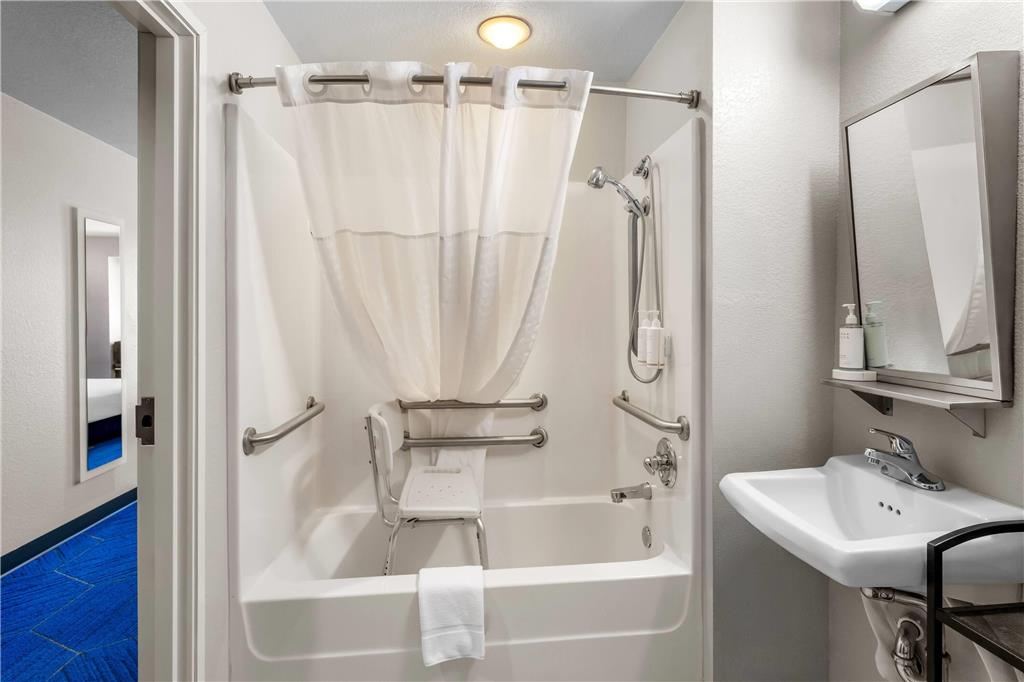 Microtel Inn & Suites by Wyndham Conway - photo 9