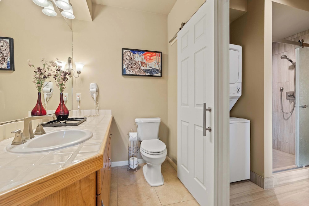 Riverview Retreat Picturesque 2 BDR in Resort - photo 14