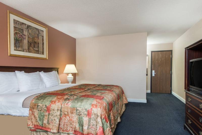 Knights Inn Wentzville MO - photo 32