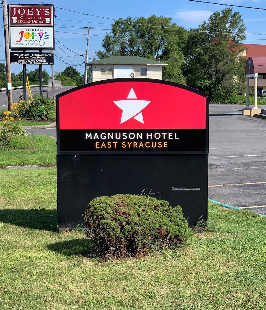 Howard Johnson East Syracuse - photo 4
