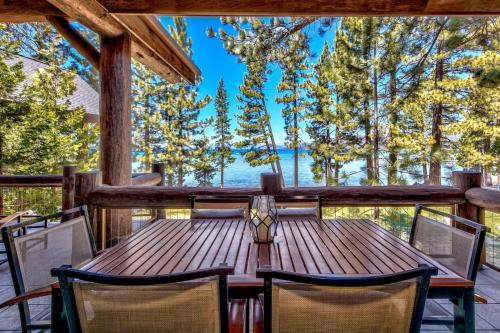 The PEAK Aconcagua 6 The Ultimate in Lakefront Luxury — 4-Star Luxury Hotel in South Lake Tahoe, United States