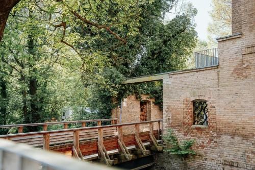 Ferienwohnungen in der Wassermühle am Schloss — 4-Star Luxury Hotel in Koenigs Wusterhausen, Germany