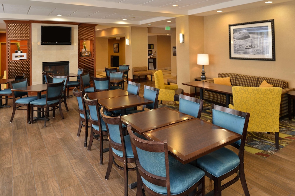Hampton Inn Rock Springs - photo 3