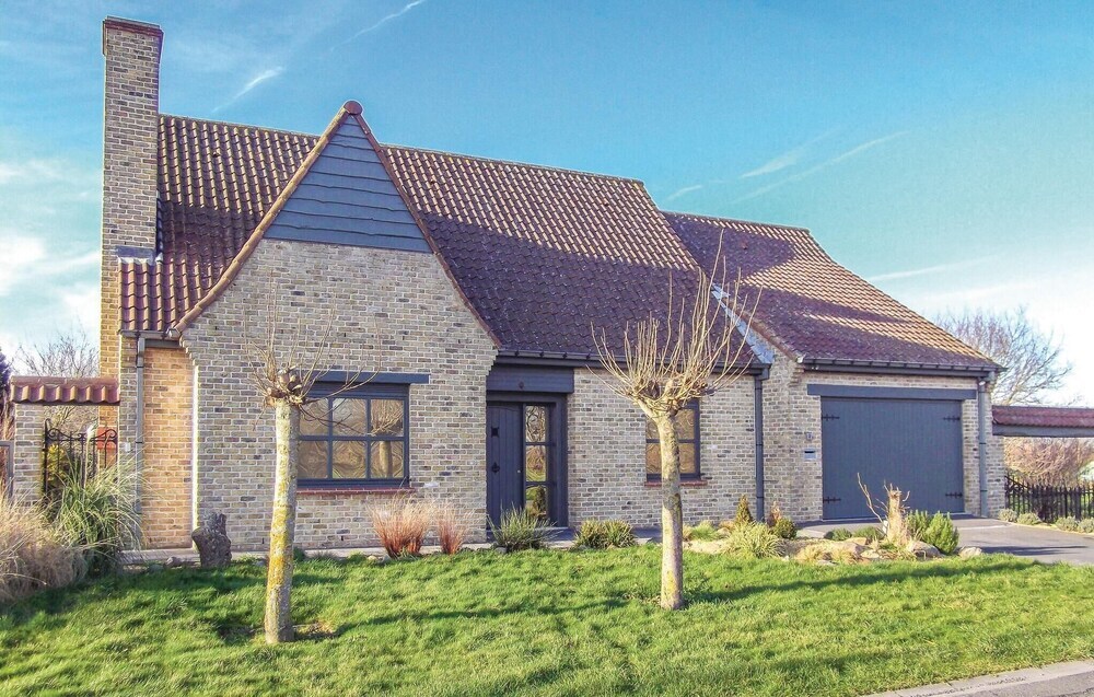 Six Bedroom Holiday Home In Lo Reninge — 4-Star Luxury Hotel in Diksmuide, Belgium