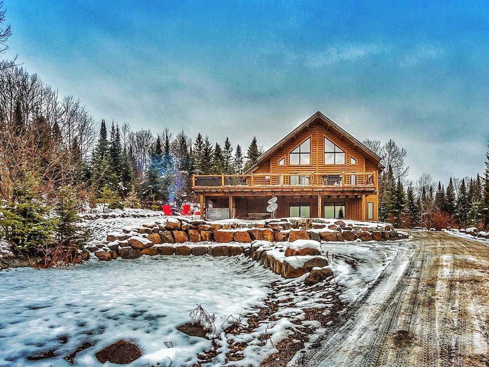 Le Mont Tremblant Résidences Boutique — 4-Star Luxury Hotel in Mont-Tremblant, Canada