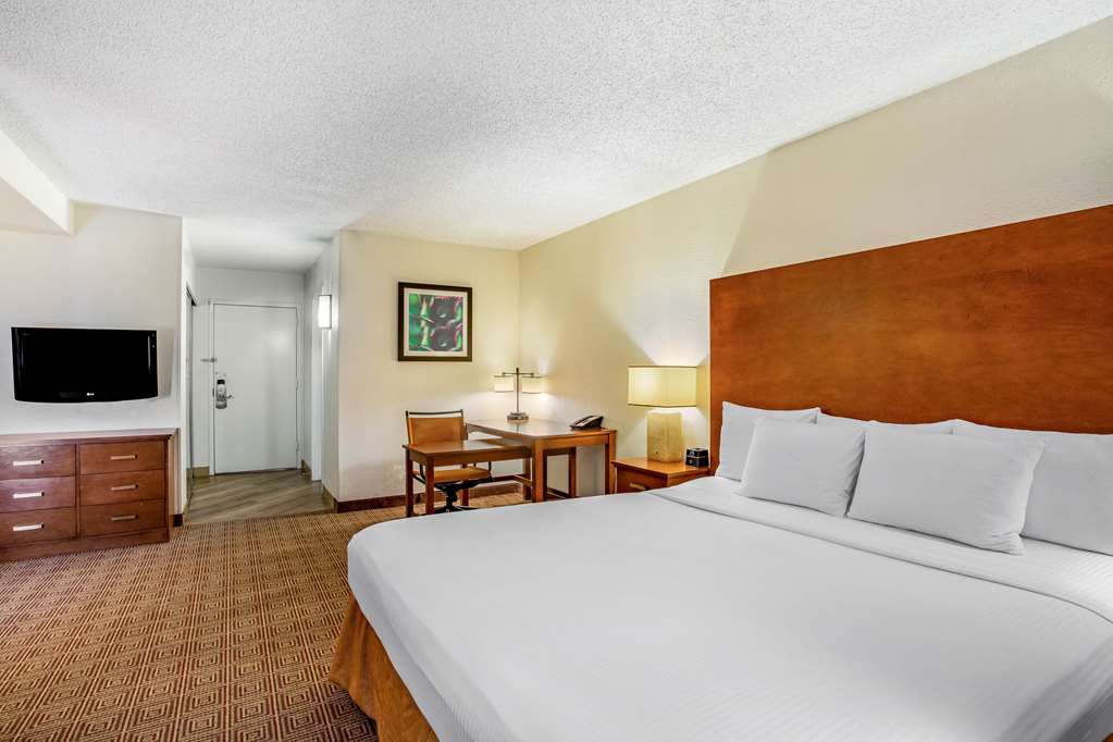 La Quinta Inn & Suites by Wyndham Danbury - photo 48