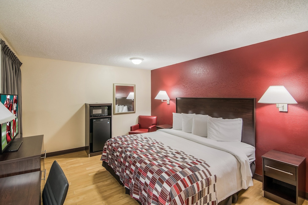 Red Roof Inn & Suites Pensacola East Milton - photo 11