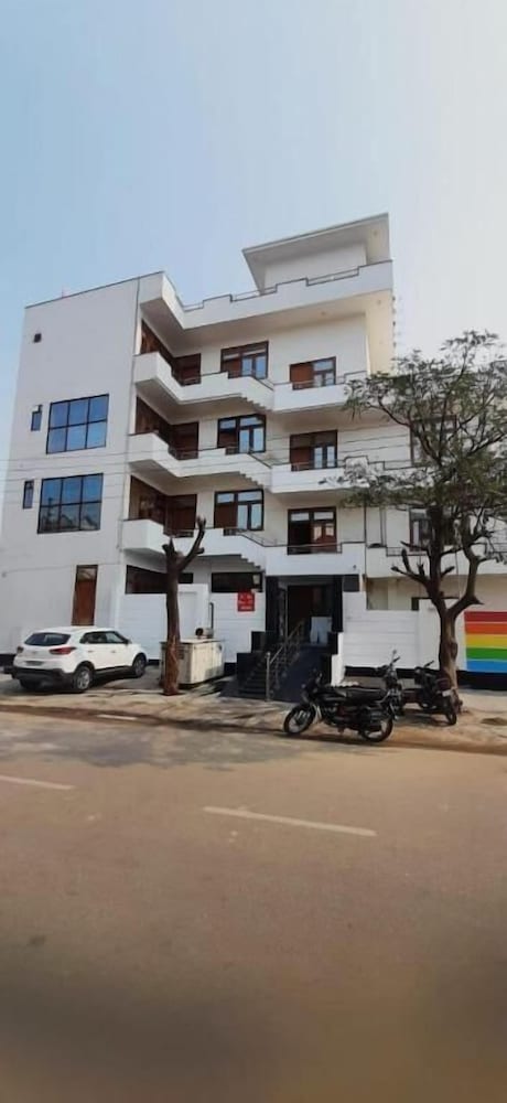 Winsome Residency - last minute hotel in Noida